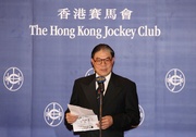 Chairman of the 5th East Asian Games Planning Committee, Timothy Fok thanks the Club for its support for the Games by donating HK$40 million as the Principal Contributor. 