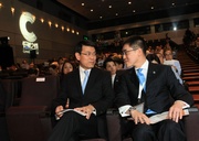 Secretary for the Environment Edward Yau (left) compliments that the conference is very significant and meaningful. 