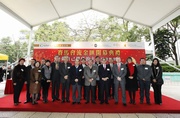 Club Chairman T Brian Stevenson (1st row centre), Secretary for Labour and Welfare Matthew Cheung (1st row, 5th from left), Elderly Commission Chairman Dr Leong Che-hung (1st row, 5th from right), Club Chief Executive Officer Winfried Engelbrecht-Bresges (1st row, 4th from right), The Chinese University of Hong Kong Acting Vice-Chancellor Professor Jack Cheng (1st row, 4th from left) , Tai Po District Council Member Wong Pik-kiu (1st row, 2nd from left), Club Executive Director, Charities, Douglas So (1st row, 3rd from left), CADENZA Project Director Professor Jean Woo (1st row, 3rd from right) and guests.