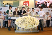 Executive Director, Charities of The Hong Kong Jockey Club, William Y Yiu (3rd from left), Acting Deputy Director of Broadcasting Tai Keen-Man (3rd from right), Dean of School of Medicine, The Chinese University of Hong Kong, Professor T F Fok (2nd from left), CADENZA Project Director Professor Jean Woo (2nd from right) and artistes Gigi Leung (1st from left) and Alex Fong (1st from right) launch the new CADENZA TV series with outstanding seniors, volunteers and staff nominated by different NGOs.