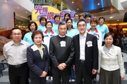 The Club's Executive Director, Charities, Legal & Corporate Secretariat, Douglas So (front row, 2nd from right); Chairman of Kwun Tong District Council, Chan Chung-bun (front row, centre); Members of Kwun Tong District Council Wong Wai-tag (front row, 1st from left), Leung Fu-wing (front row, 2nd from left) and Fung Mei-wan (front row, 1st from right); with 