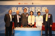 Photo 1/2: The Club's Executive Director, Charities, Douglas So (3rd from left); Director of Leisure and Cultural Services Betty Fung (3rd from right); Founder of the China Polar Museum Foundation and Honorary Advisor of the Science Museum Dr Rebecca Lee (2nd from right); Chairman of The Conservancy Association Lam Kin-lai (2nd from left); Chairperson of Friends of the Earth (HK) Robert Young (1st from right); and Chairman of Green Power Dr Eric Tsang (1st from left) officiate at the Jockey Club Environmental Conservation Gallery opening ceremony.

